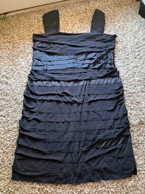 Jones New York Black Tiered Ruffle Strap Midi Dress